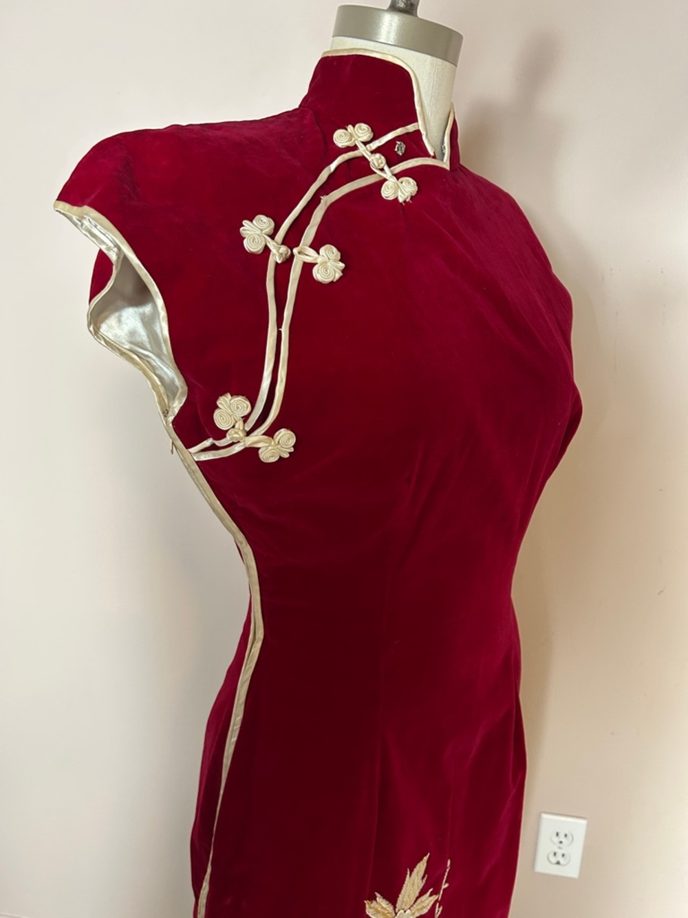 Classic Red Velvet Cheongsam Dress with Embroidered Floral Detail in gold Asian - Picture 9 of 17